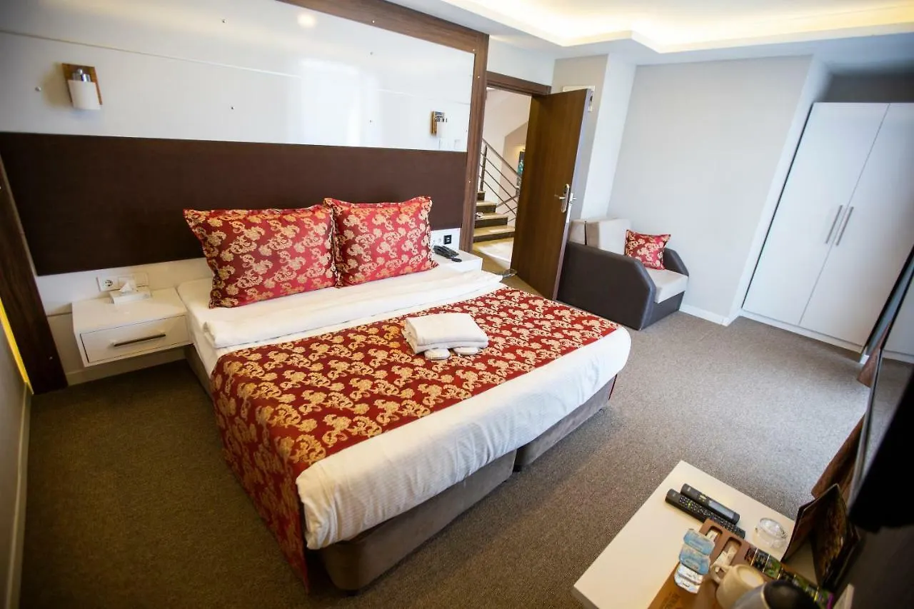 Royal Life Exclusive Otel Trabzon 4*,